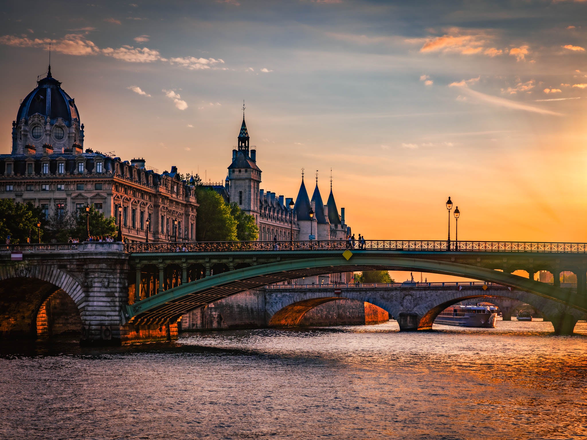 Sunset Over the Seine